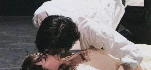 最新爆料吻戏大全图片,最新吻戏大全图片大曝光!